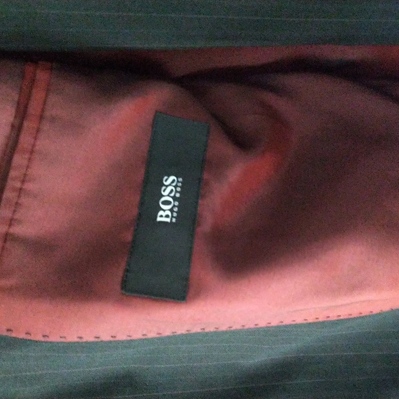Men's 44R Hugo Boss Suit - Picture 2 of 6